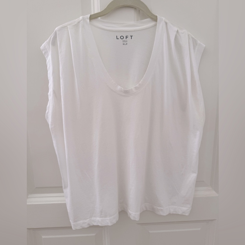 LOFT LP White Boxy Muscle Tee w/Pleat Detail